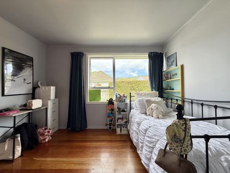 3-Bedroom Home in Trentham - Large Section - Photo 2