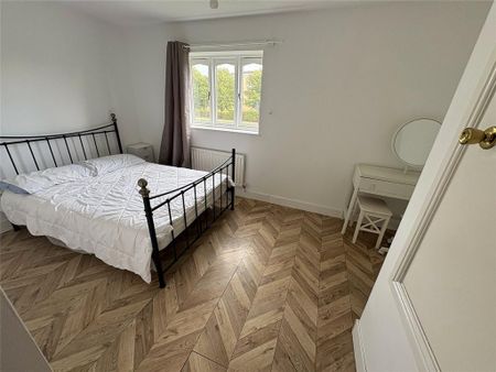 3 bedroom end of terrace house to rent - Photo 5