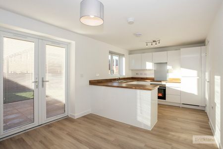 4 bedroom house - Photo 3