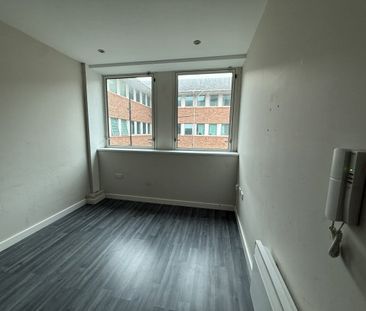 Castleview House,WA7 2DR - Photo 2