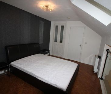 2 bedroom semi-detached house to rent - Photo 4