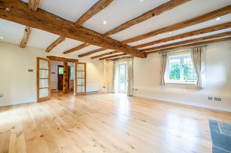 6 bedroom detached house to rent - Photo 2