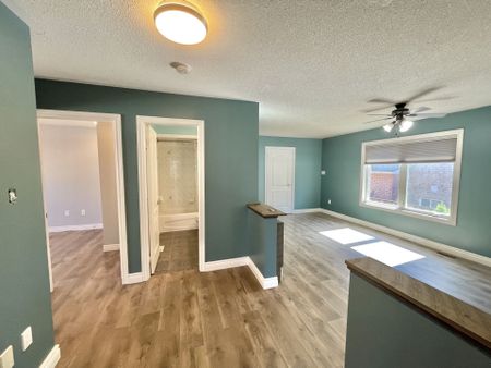 For Lease - 241 Emms Drive Unit# Upper, Barrie, Ontario - Photo 2