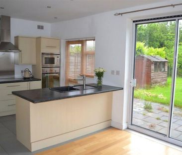 3 bedroom semi-detached house to rent - Photo 4