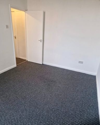 1 Bed Flat, Balmoral Road, L6 - Photo 3