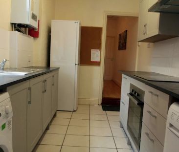 Grasmere Street (4 bed) - Photo 2