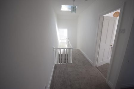 3 bedroom terraced house to rent - Photo 2