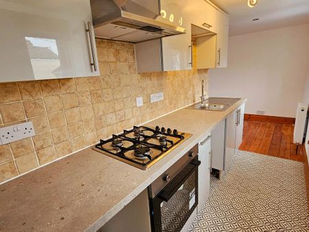 2 bedroom maisonette to rent - Photo 3