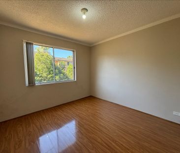 For Rent: Spacious 2-Bedroom Unit in Prime Location! Conveniently L... - Photo 3