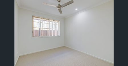 Family Home in Highlands Estate! - Photo 3