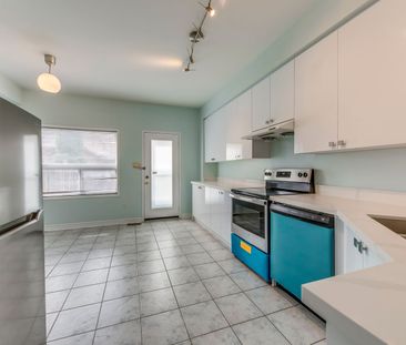 For Lease - 83 Bur Oak Avenue, Markham, Ontario - Photo 2