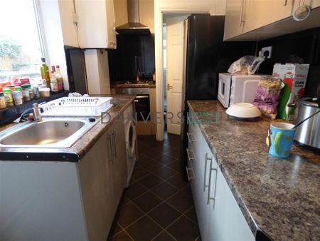 3 bedroom terraced house to rent - Photo 4