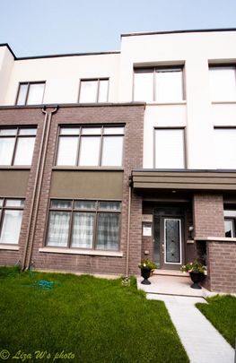 For Lease - 3057 Ernest Appelbe Boulevard, Oakville, Ontario - Photo 1