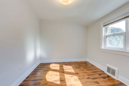 For Lease - 435 Maple Avenue, Oakville, Ontario - Photo 3