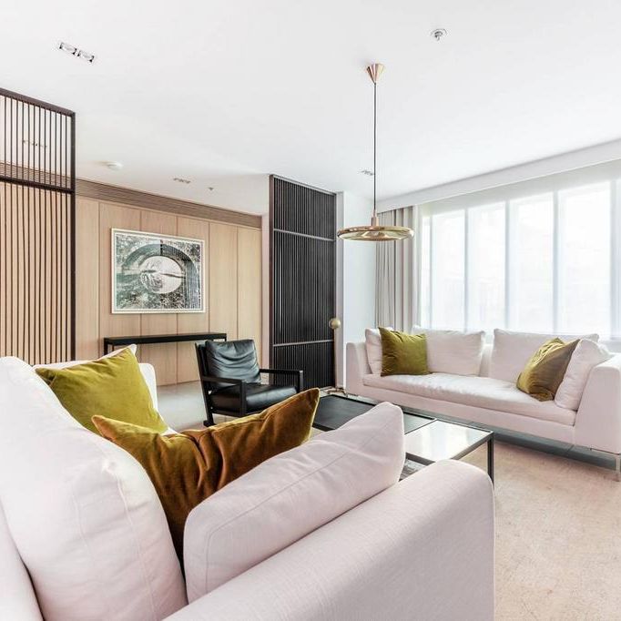 4 bedroom mews to rent - Photo 1