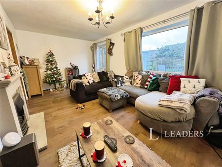 3 bedroom house to rent Orchard Close, Woodbridge, IP12 - Photo 3