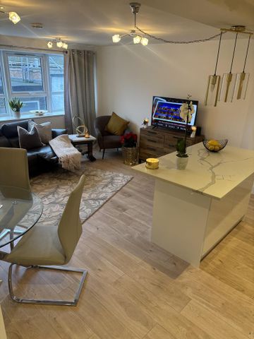 1 bedroom flat to rent - Photo 2