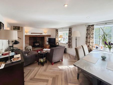 2 bedroom detached house to rent - Photo 2