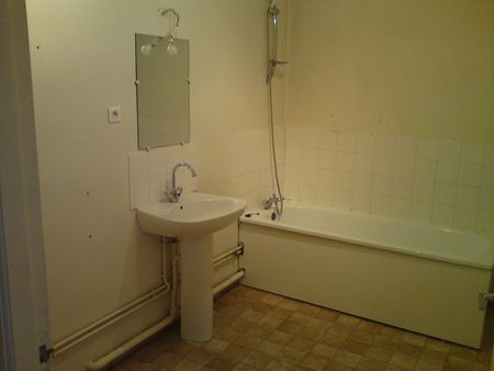 Location Appartement 3 pièces 81m² NANCY 54000 - Photo 2