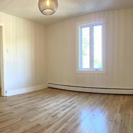 5 1/2 lumineux, chauffé, 1 stationnement limoilou - Photo 3