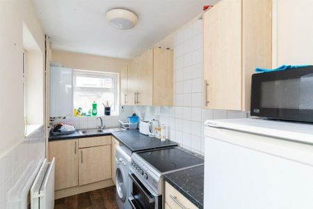 2 bedroom terraced house to rent - Photo 2