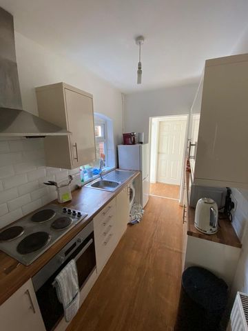 126 Leopold Street - Modern throughout & 2 BathroomsLoughborough - Photo 4