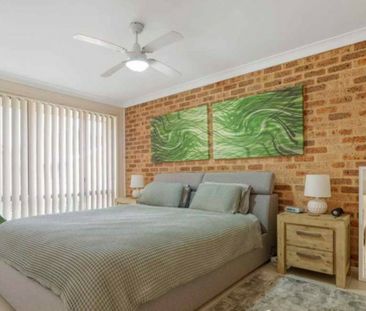 Spacious 3-Bedroom Duplex in Prime Location - Photo 2