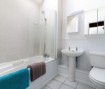 Swindon Lane, Cheltenham GL50 4NZ - Photo 6