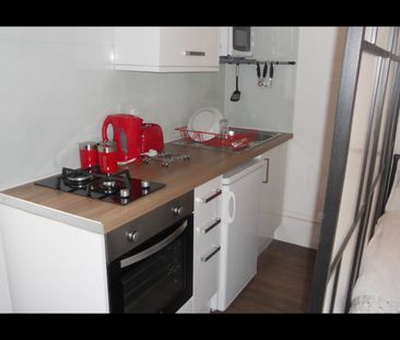 Bedsit, Sauchiehall Street, G2 - Photo 4