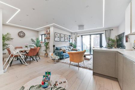 3 bedroom flat to rent - Photo 2