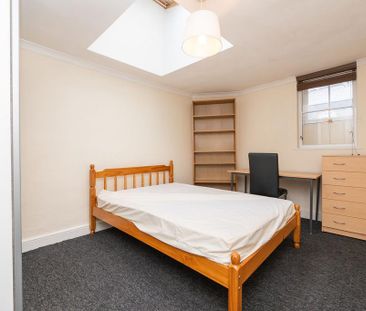 5 bedroom flat to rent - Photo 4