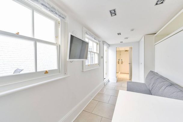 Studio to rent - Photo 1