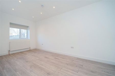 3 bedroom apartment to rent - Photo 2