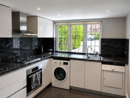 6 bedroom house to rent - Photo 3