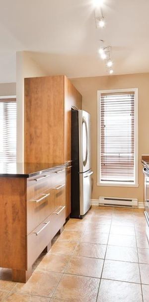 Condo de bonne dimensions à louer (966 pc), disponible le 1er sept - Photo 1
