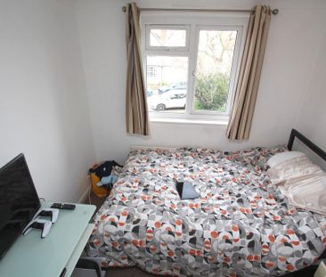 6 bedroom semi-detached house to rent - Photo 3