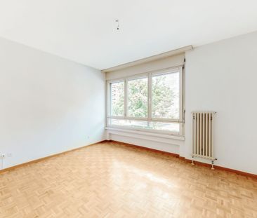 2.5 locali spaziosi in zona strategica con autorimessa - Foto 4