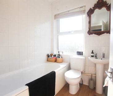Fieldside, Hilltop Lane, Saffron Walden - Photo 1