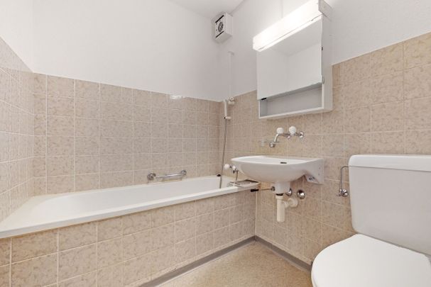 Newly renovated apartment, quiet and centrally located - Photo 1