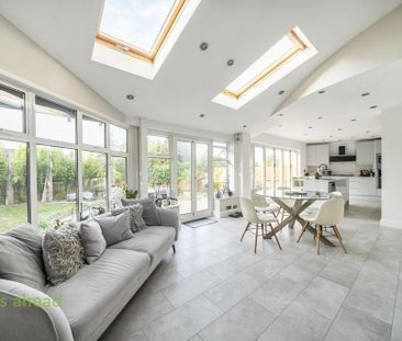 5 bedroom detached house to rent - Photo 2
