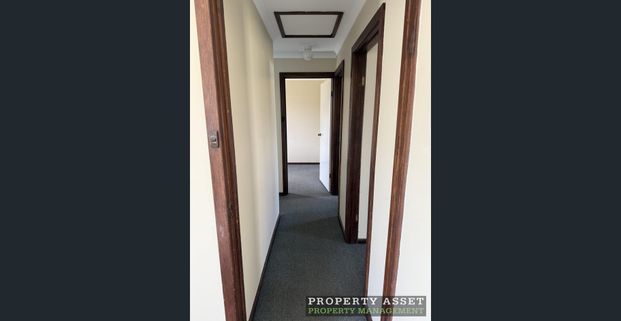 Room for the children to play plus a double garage - Photo 1