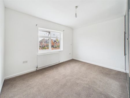 3 bedroom Semi-detached house to rent - Photo 5