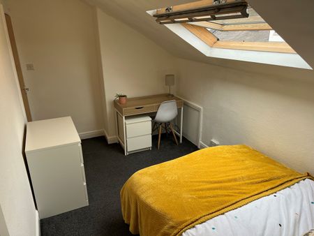 Room in a Shared House, Stanmore Place, LS4 - Photo 5