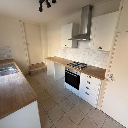 2 bed flat to rent in Windsor Avenue, Gateshead - Photo 3
