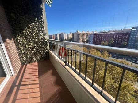 4 room luxury Flat for rent in Valencia, Spain - Photo 4