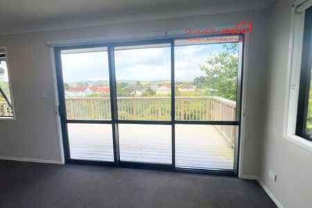 Three Bedroom Home - Photo 2