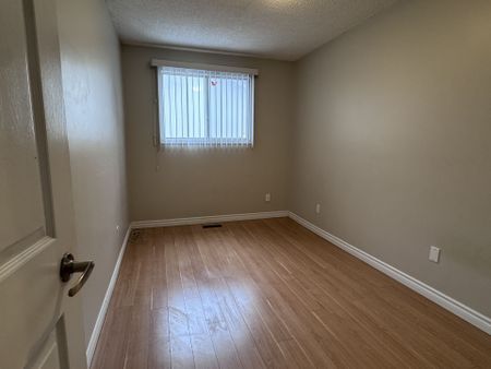 For Lease - 168 Millwood Crescent Unit# Main, Kitchener, Ontario - Photo 4