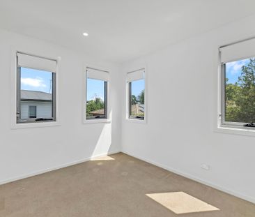 3/23 Gatton Street, Farrer. - Photo 5