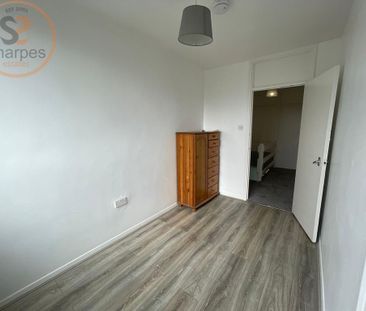 3 bedroom flat to rent - Photo 4