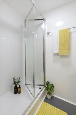 1 bedroom in a flat share to rent - Photo 5